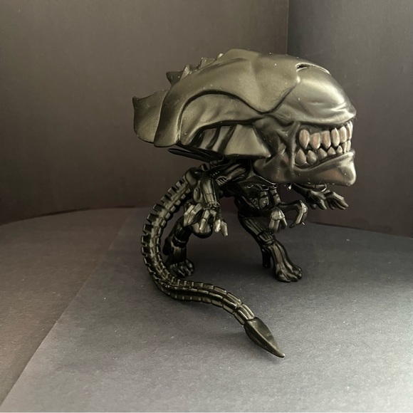 Funko Pop Alien Queen - Picture 1 of 5